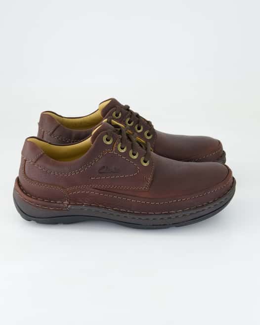 Clarks Nature Three Business Schuhe in Braun