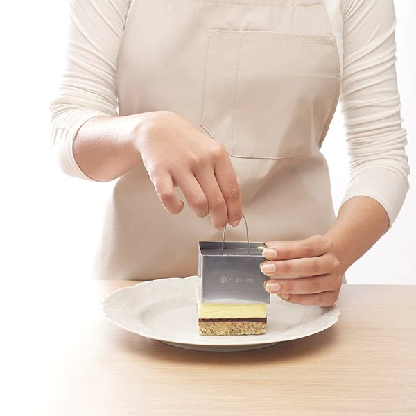 Set de 2 emporte-pièces carrés en inox avec poussoir Mathon