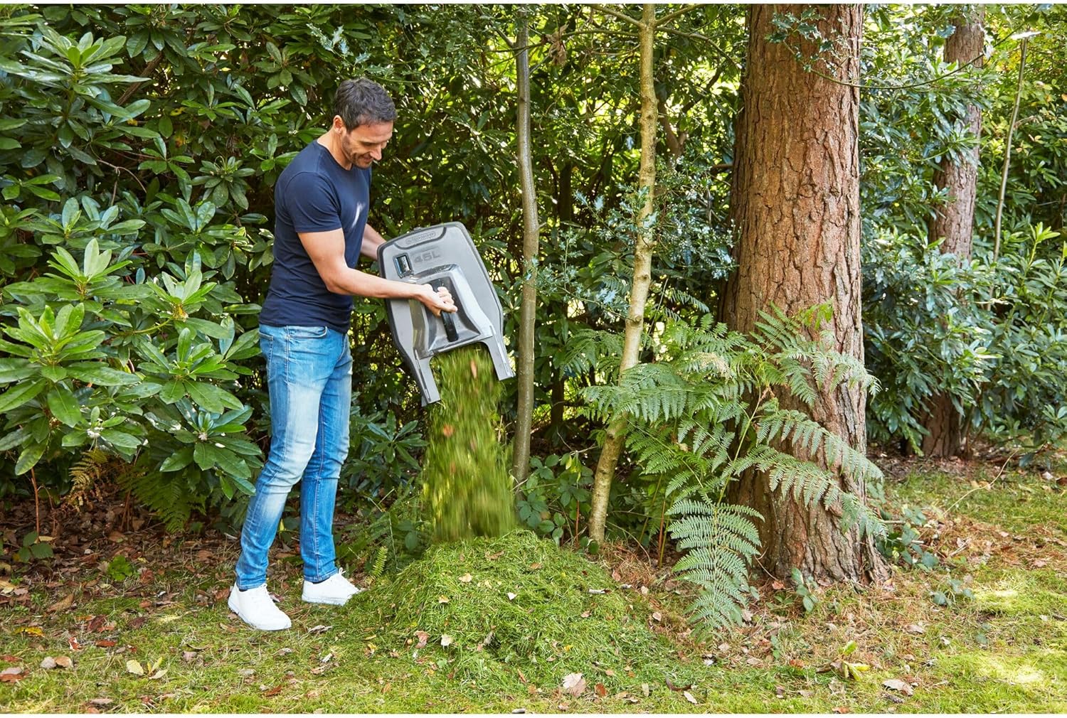 BLACK+DECKER Tondeuse Filaire 1600W, Tondeuse à Gazon Electrique 38 cm, 6 hauteurs réglables 20, 30, 40, 50, 60 et 70 mm, Tondeuse avec Poignée EASYSTEER 3 Positions, BEMW471ES-QS Orange
