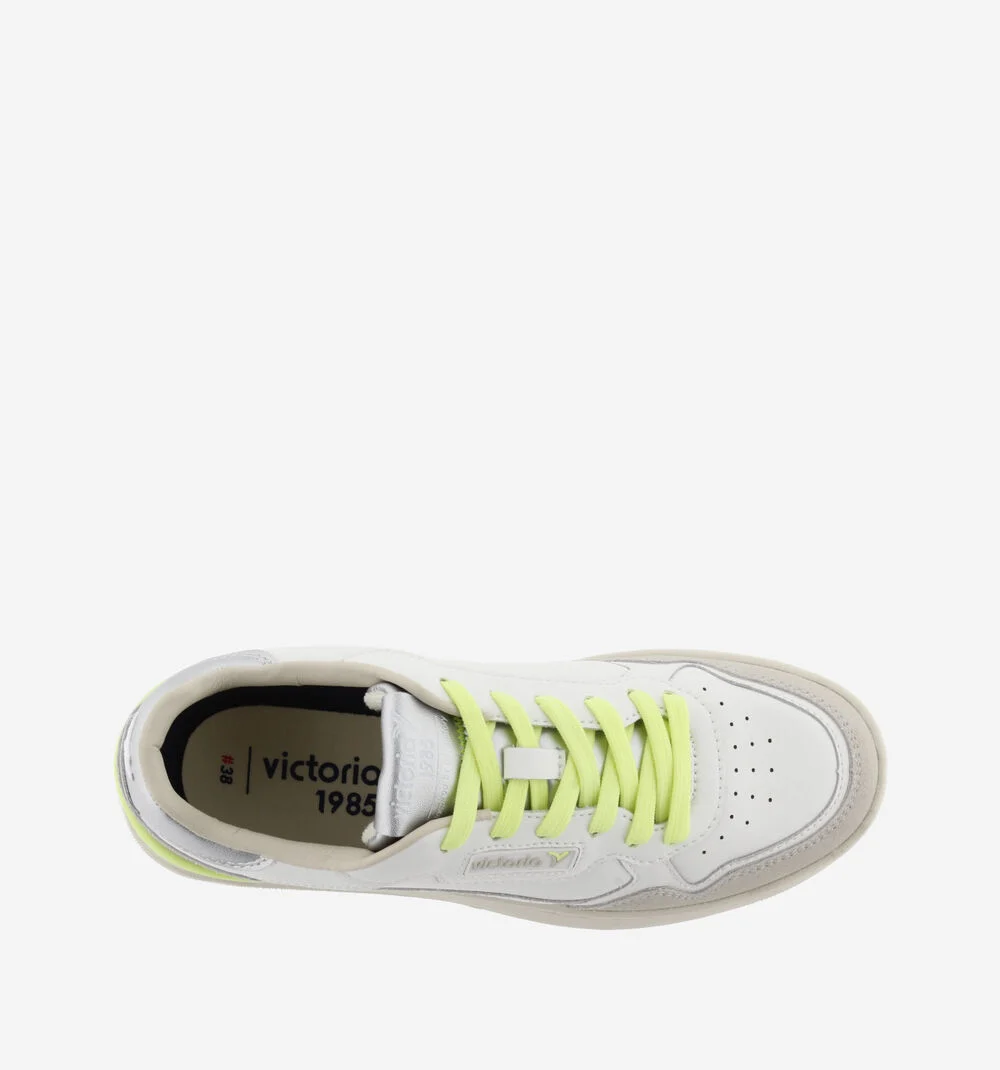 C80 - SOFT NEÓN Baskets rétro détails argent pour femme PLATA