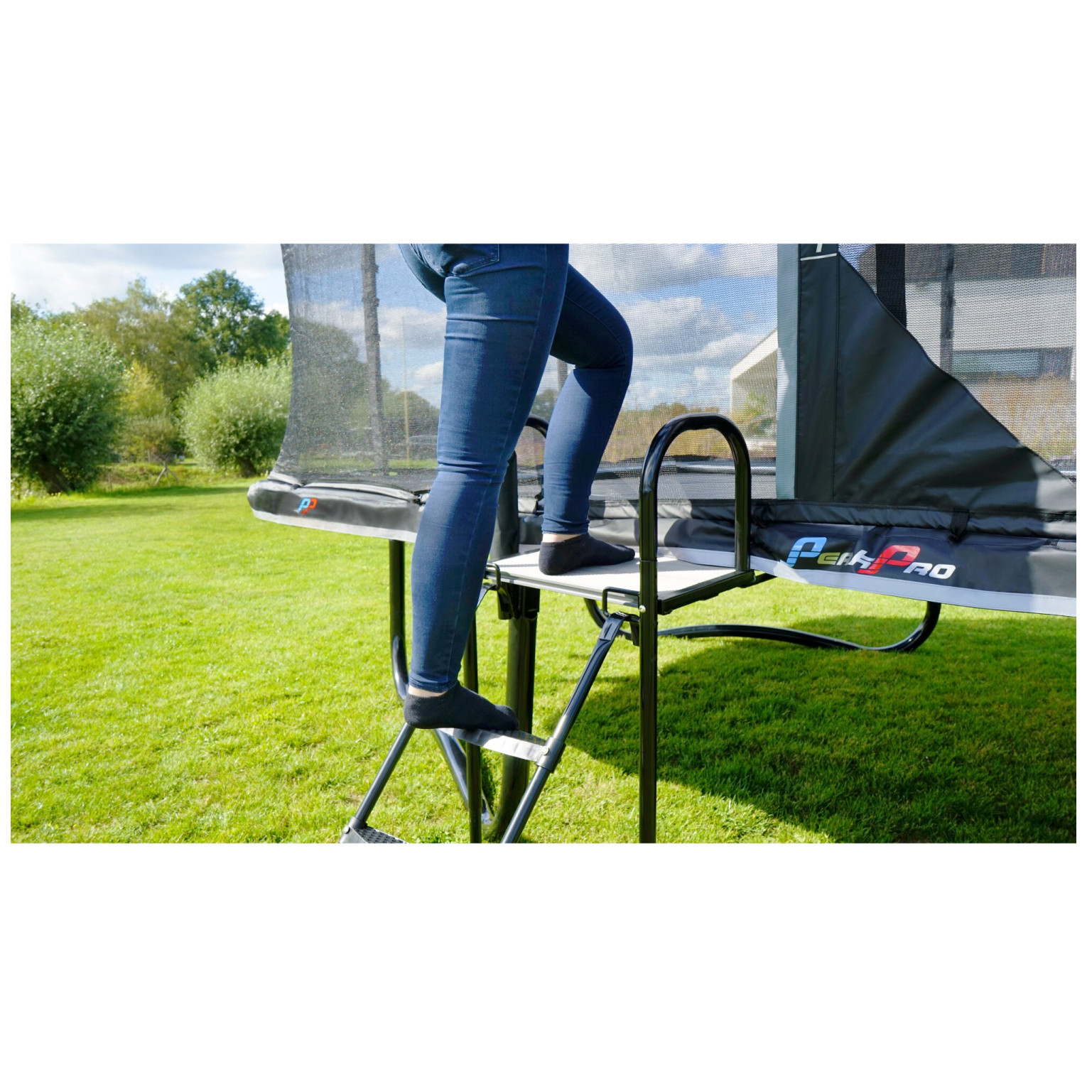 EXIT trampoline platform