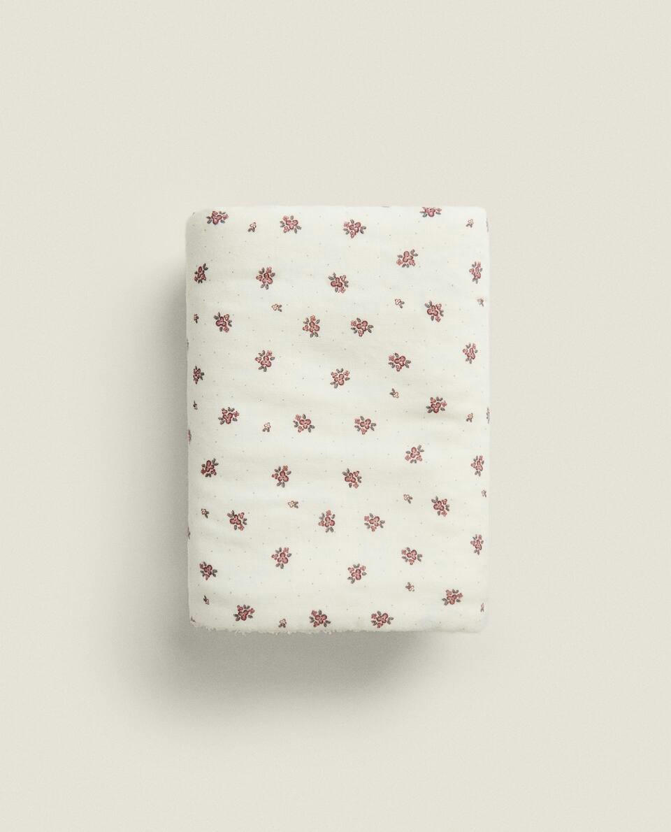 TOALHA INFANTIL COM ESTAMPA FLORAL