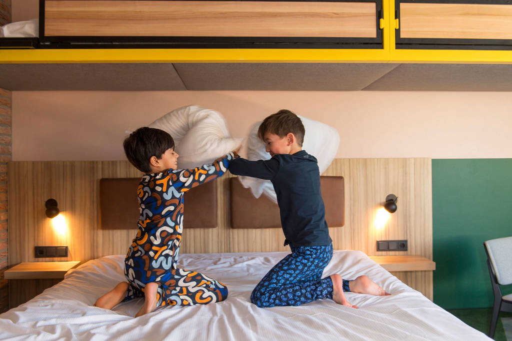 B.Nosy pyjama Zack met all over print blauw/multicolor