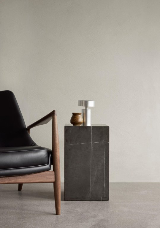 Audo Copenhagen Plinth Tall bijzettafel 30x30 Kendzo marmer grijs