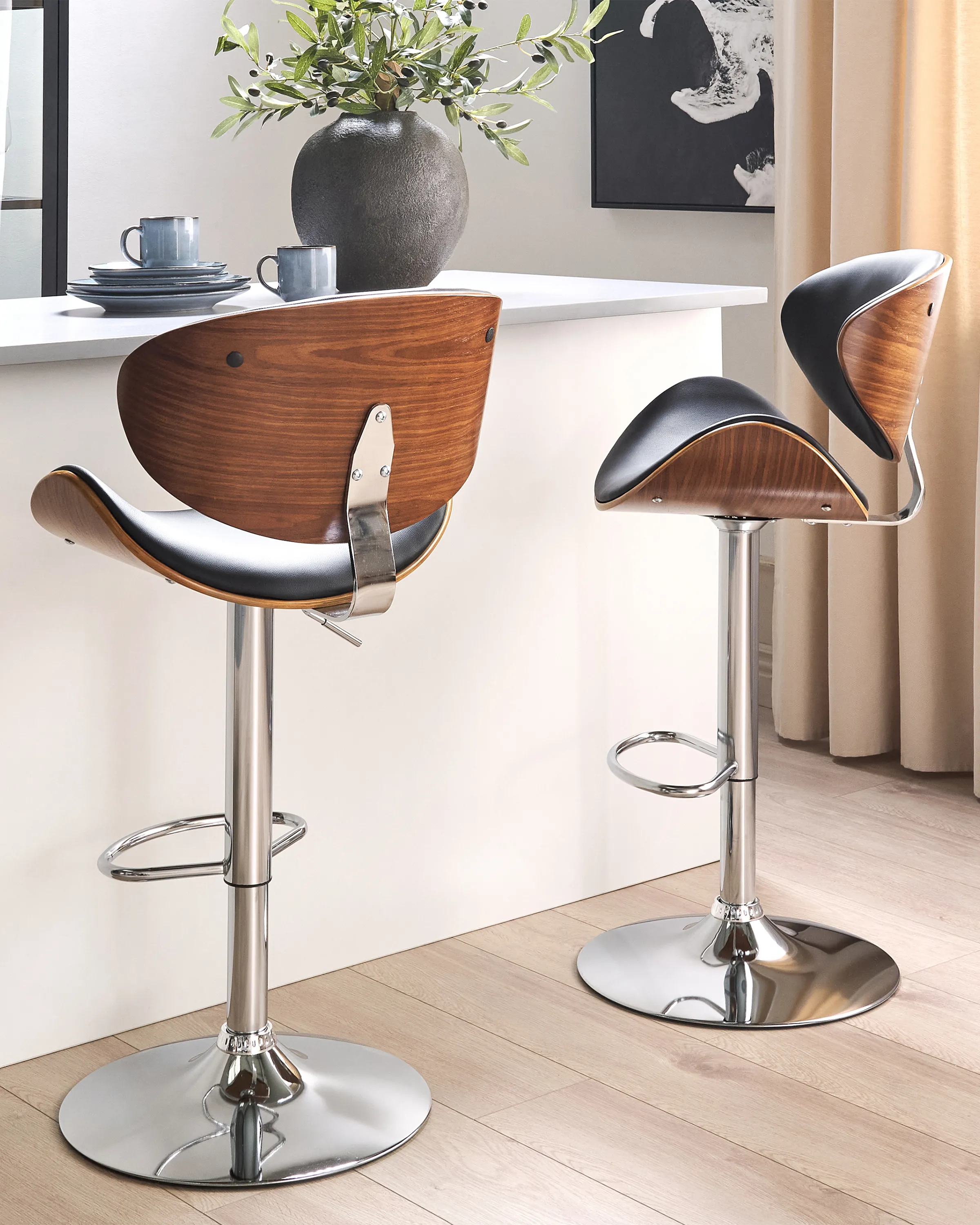 Set van 2 barstoelen ROTTERDAM Kunstleer draaibaar Zwart