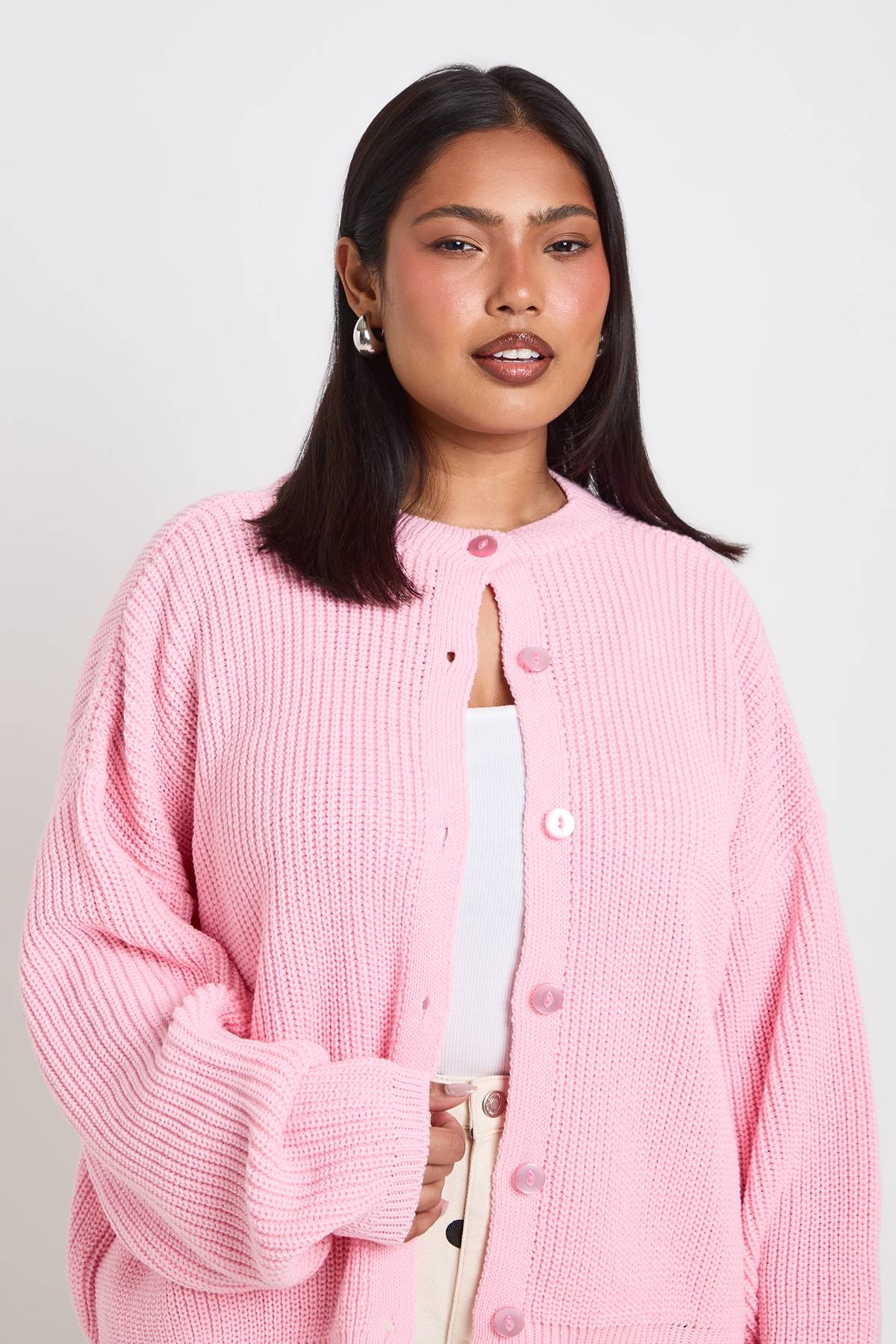 boohoo Cardigan En Maille Côtelée Grande Taille Avec Boutonnage