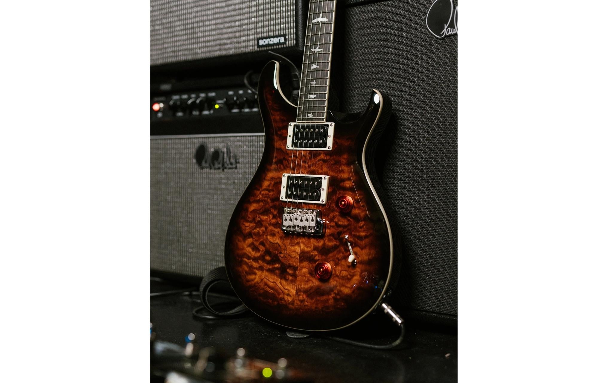 E-Gitarre SE Custom 24 Quilt Black Gold Burst<br>Moderne Auflage eines klassischen Gitarrenmodells