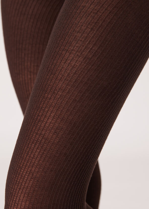 Meias caneladas com cashmere