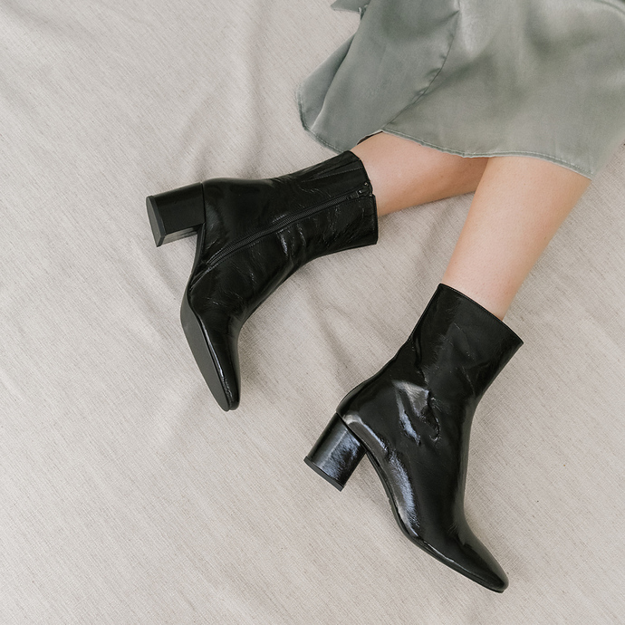 Bottines à talons  en cuir brillant noir