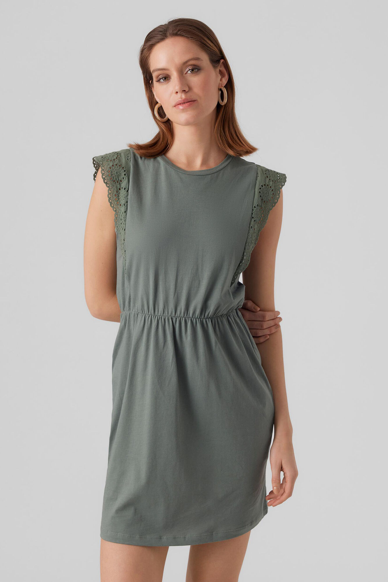 Vestido curto com alças finas - Verde