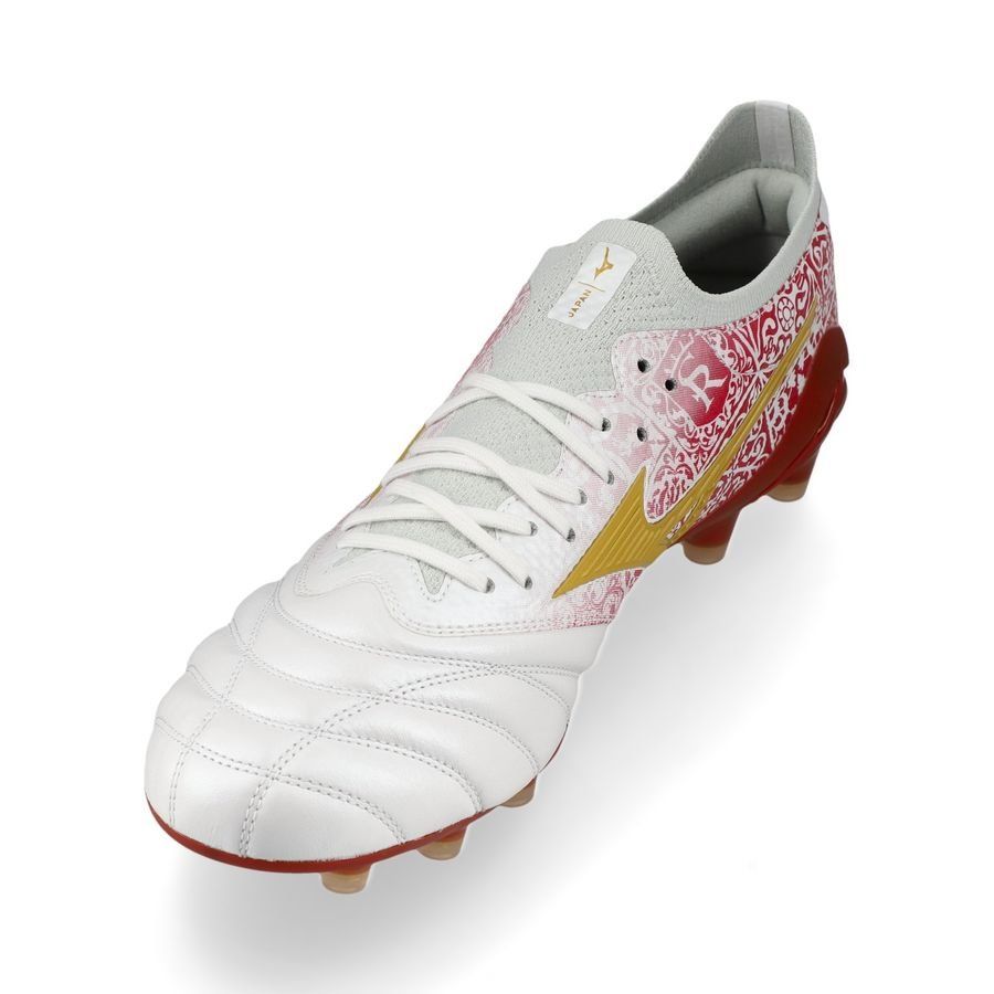 Mizuno Morelia Neo IV Beta Made in Japan FG/AG Sergio Ramos 4 Vol. lll - Blanc/Doré/Rouge ÉDITION LIMITÉE