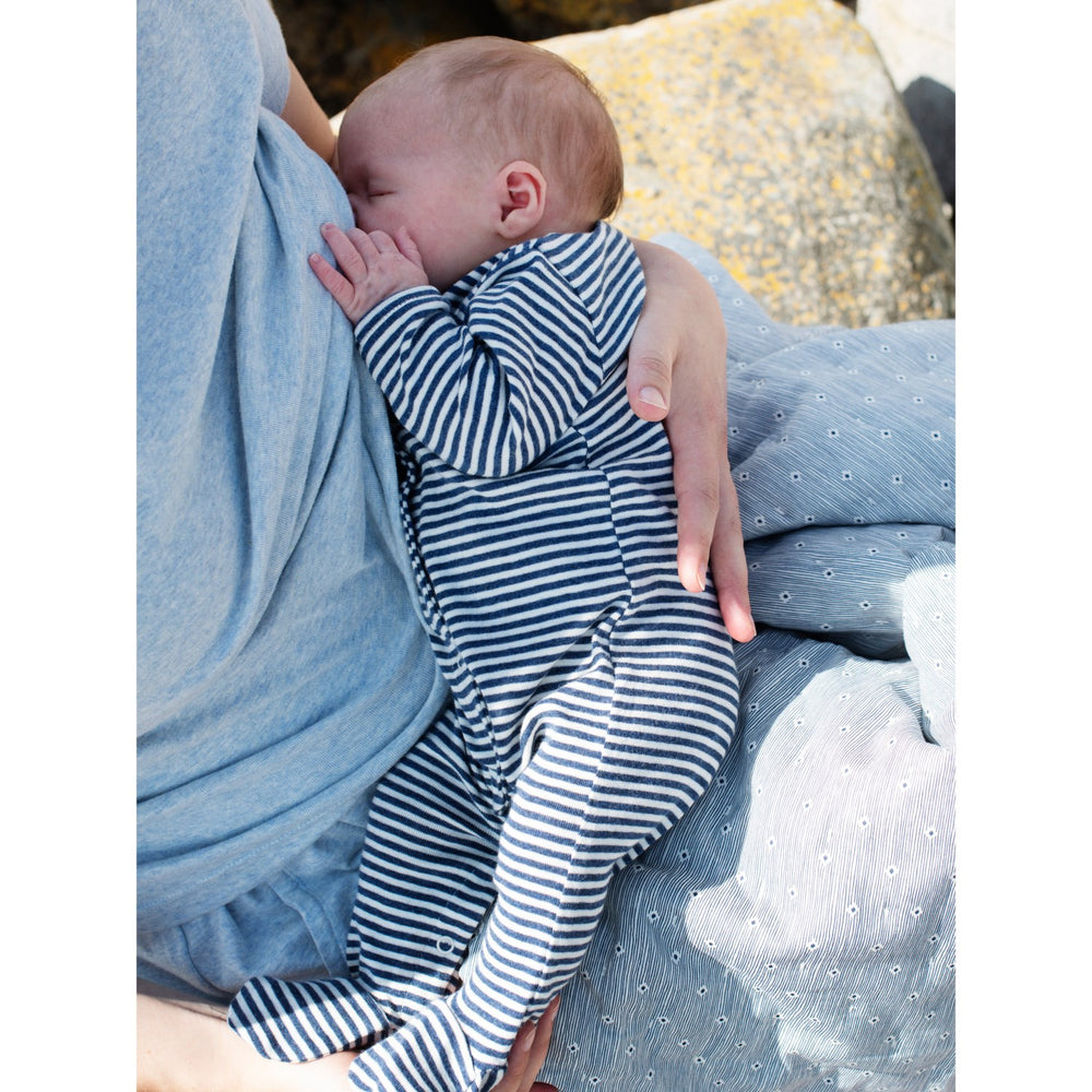 Køb Serendipity Navy/Offwhite Newborn Stripe Dragt