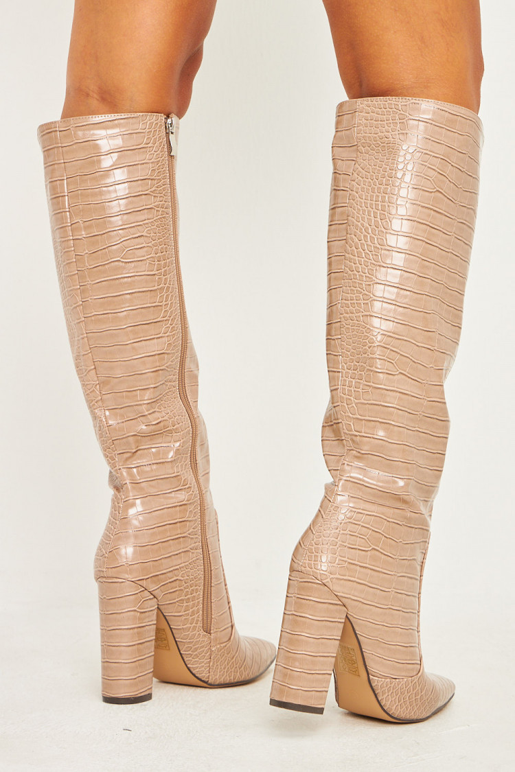 Bottes beige foncé laquées effet croco talon bloc