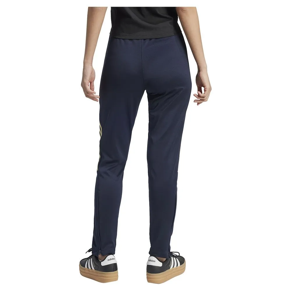 Tênis de treino adidas Tiro