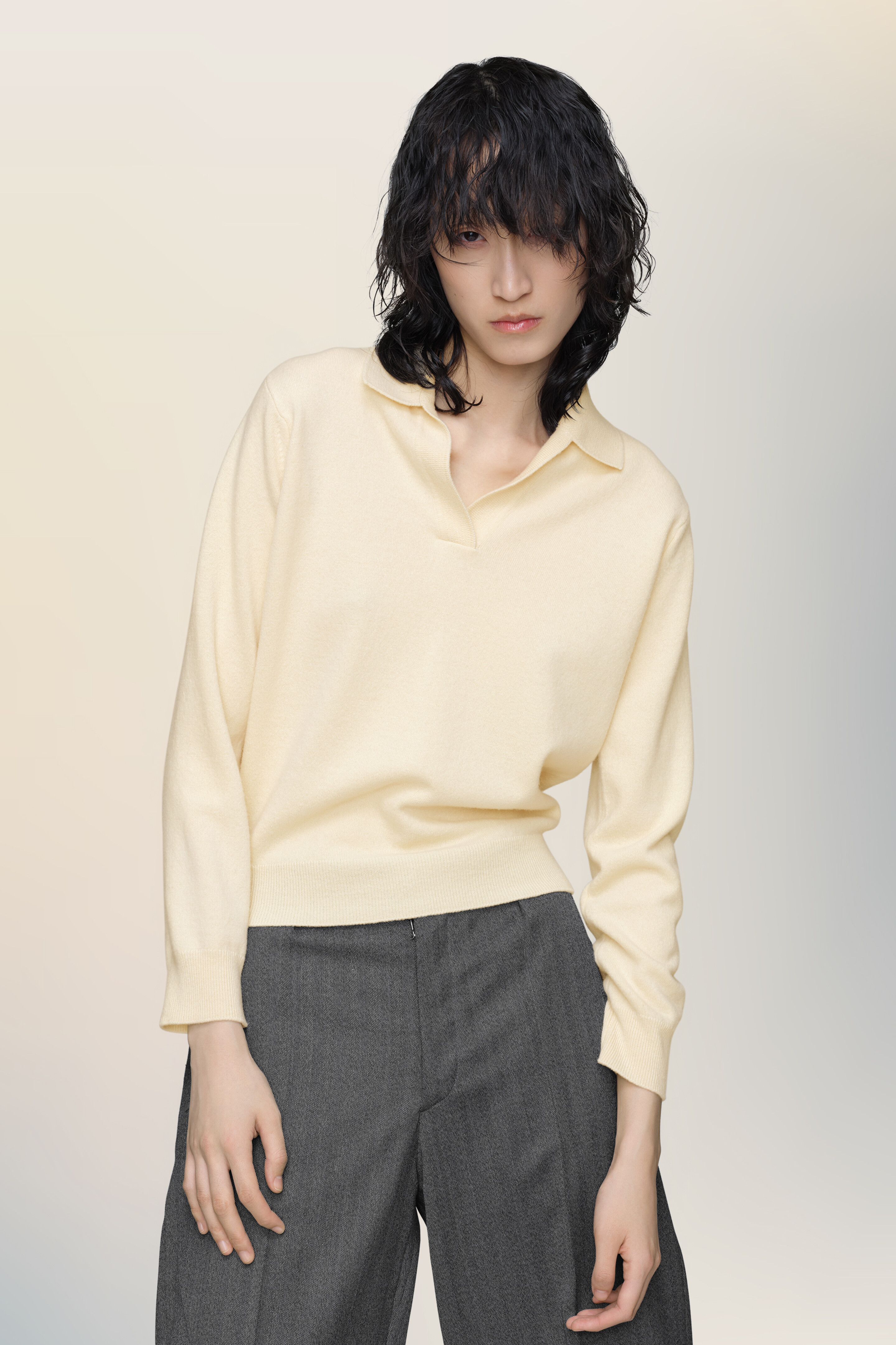 Polo en maille jaune en laine pour femme Crème