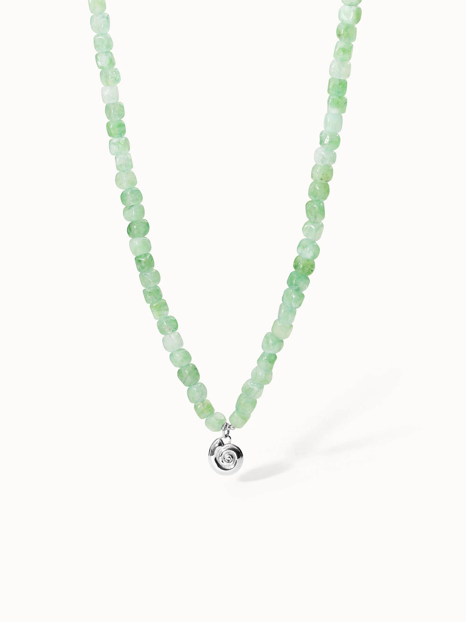 Sundial Shell Jade Kette