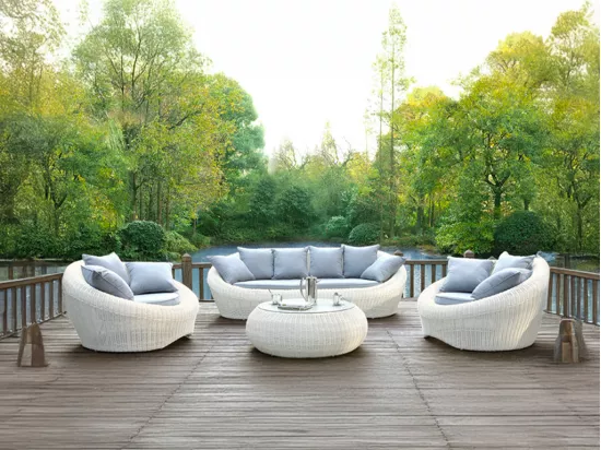 Salon de jardin en résine tressée ivoire : canapé, 2 fauteuils et table basse - WHITEHEAVEN de MYLIA