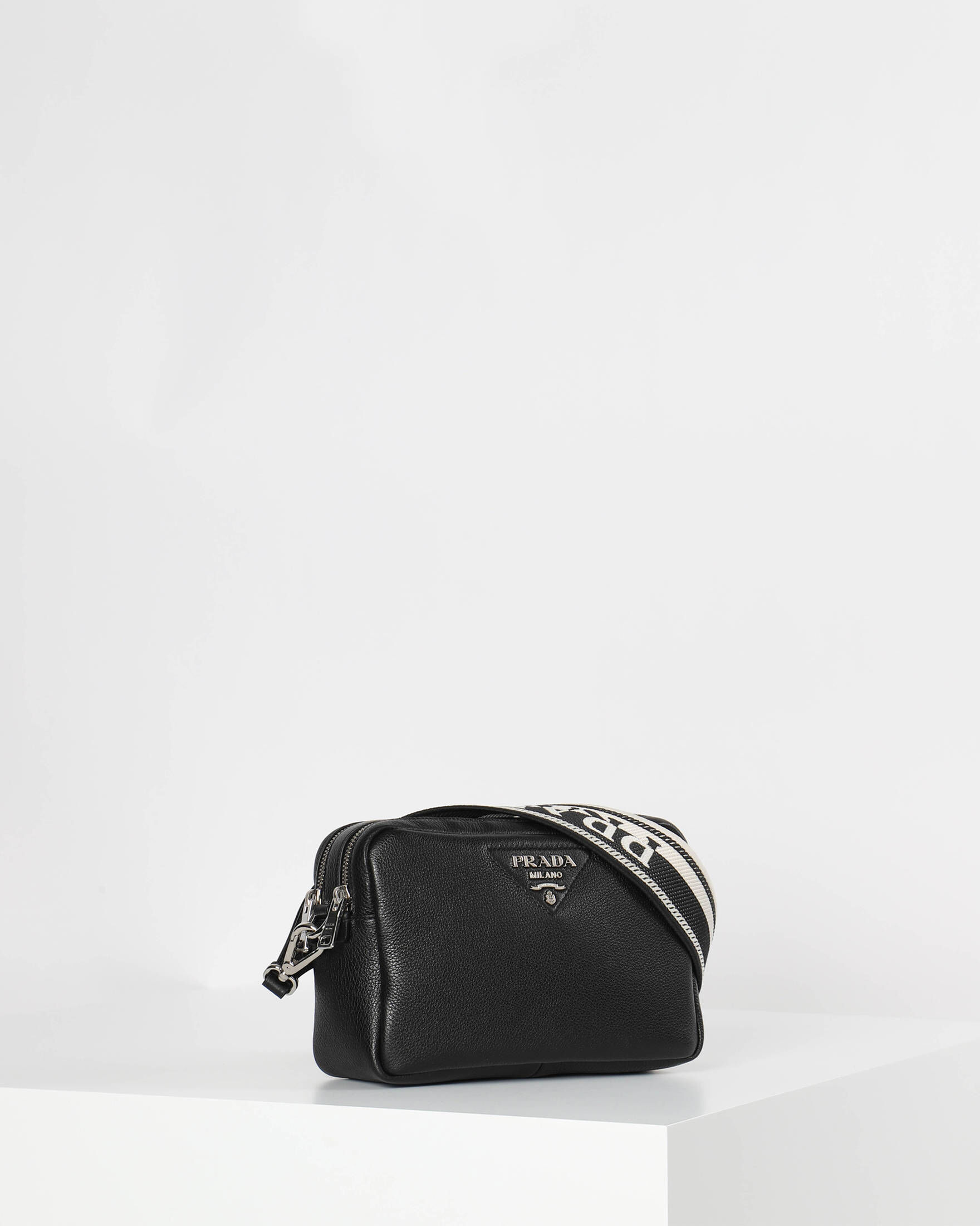 Prada| Schultertasche FLUO DAINO SOFT CAMERA BAG