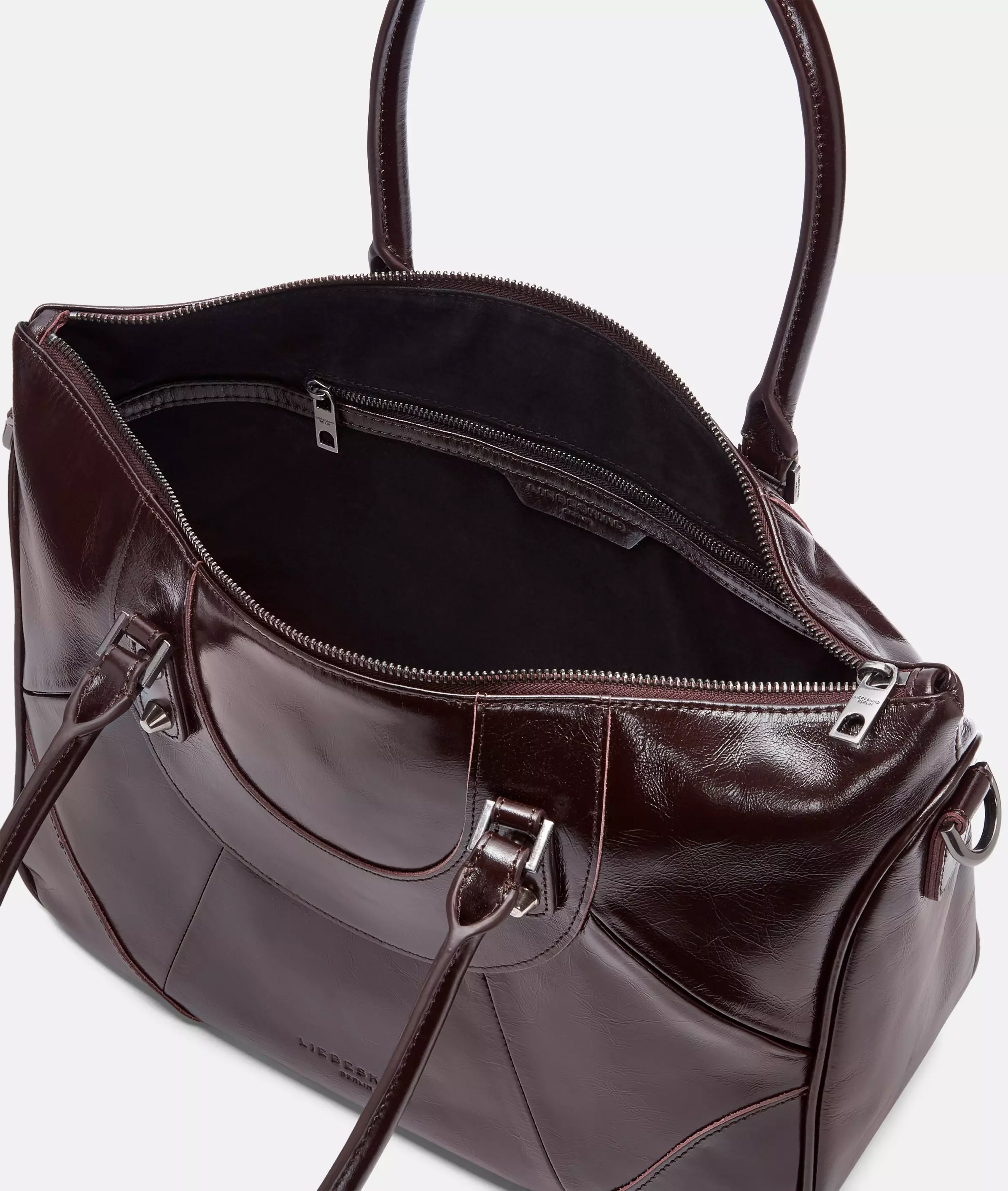 Satchel Spacious bag with glossy finish