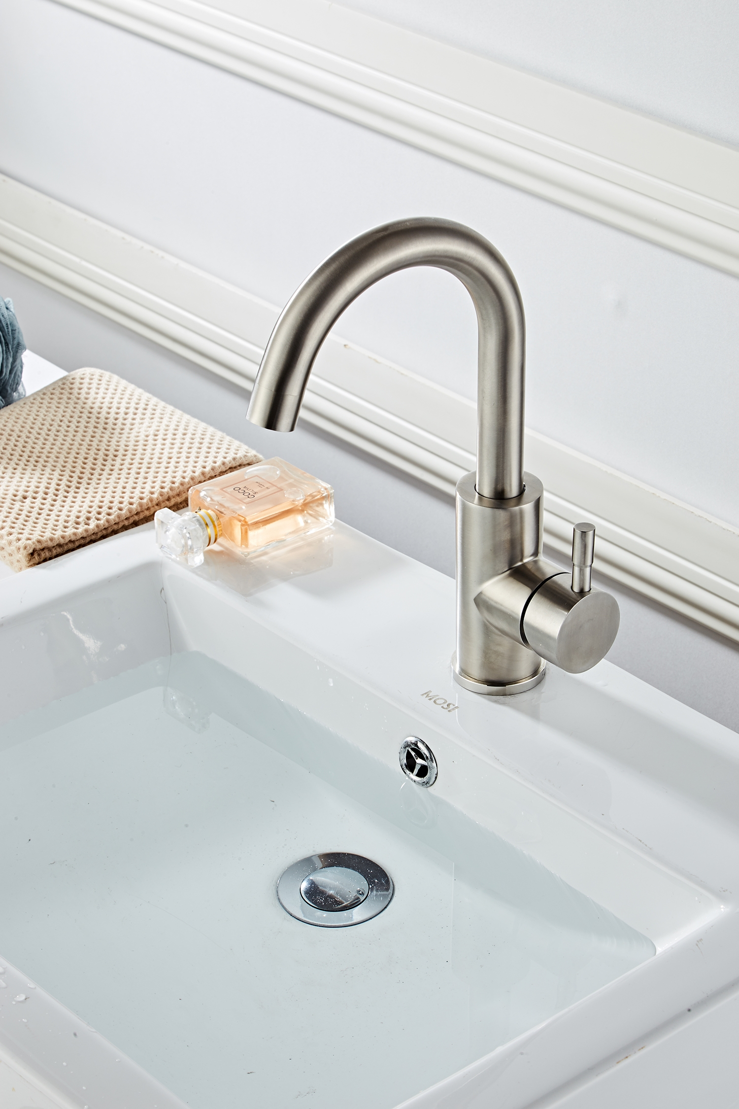 Saniclear Exclusive 304-RVS Matrix draaibare wastafelkraan eenhendel