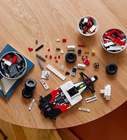 LEGO® Icons - McLaren MP4/4 und Ayrton Senna 10330 - 693 Teile