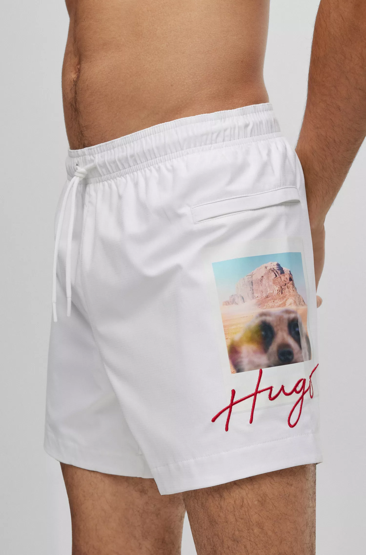 Calções de banho HUGO vermelhos de secagem rápida com estampa gráfica e logotipo.