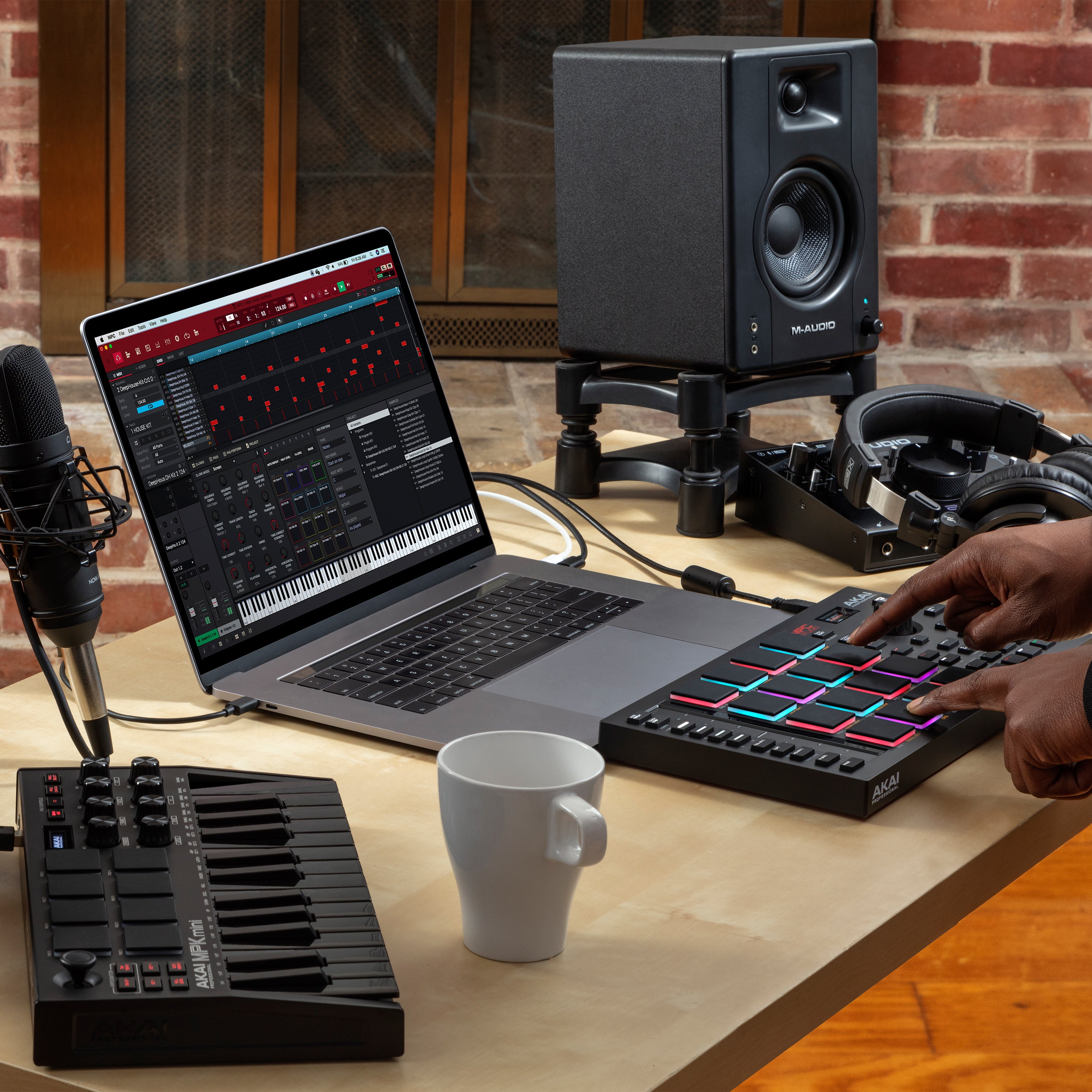 Akai Professional MPC Studio Music Production Controller