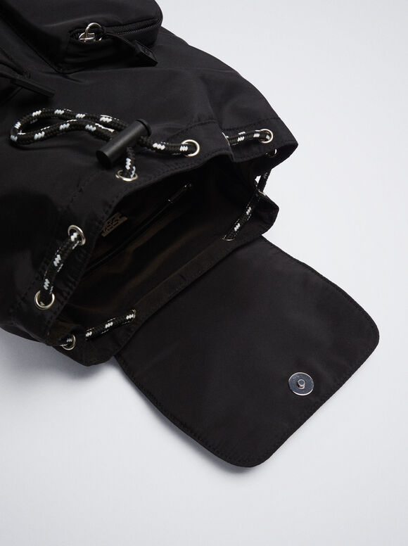 Mochila de nylon com pingente - Preta
