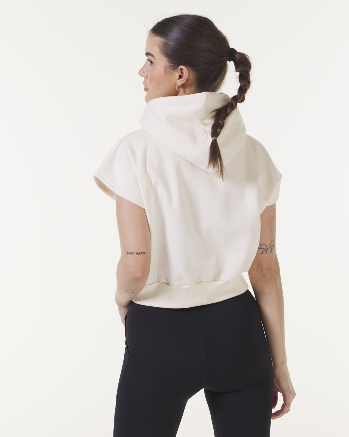 LEVITY Silhouette Sleeveless Hood White Dove