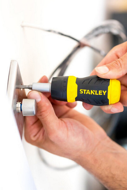 Tournevis porte-embout boule bi-matière Stanley + 5 embouts