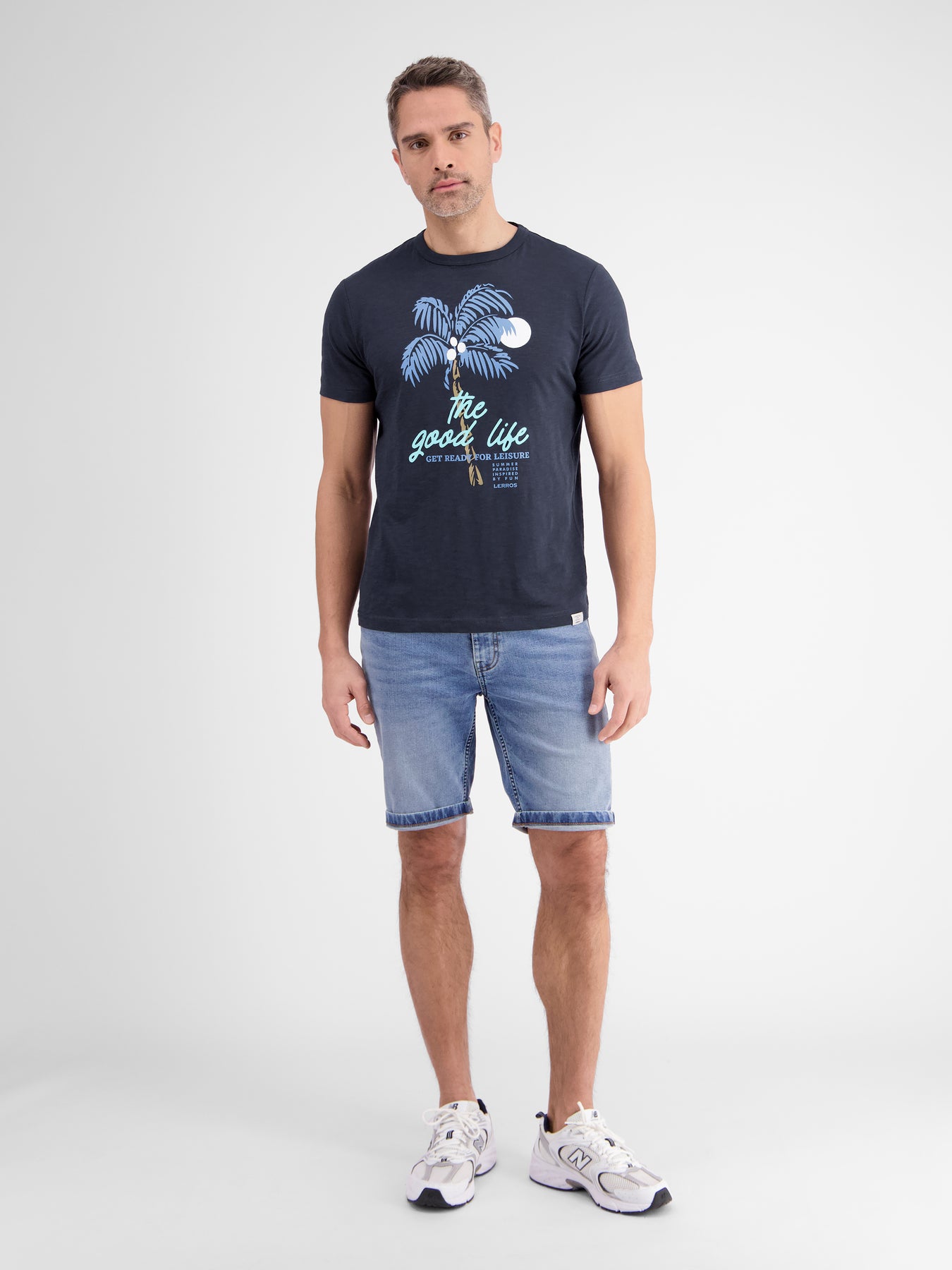 Rundhals T-Shirt für Herren mit Palmenprint