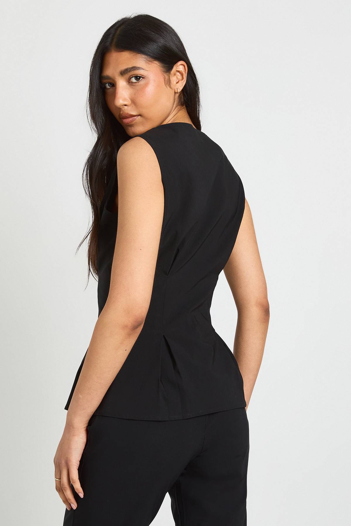 boohoo Haut Sans Manches En Bengaline Avec Taille Cintrée Pour Grande Taille