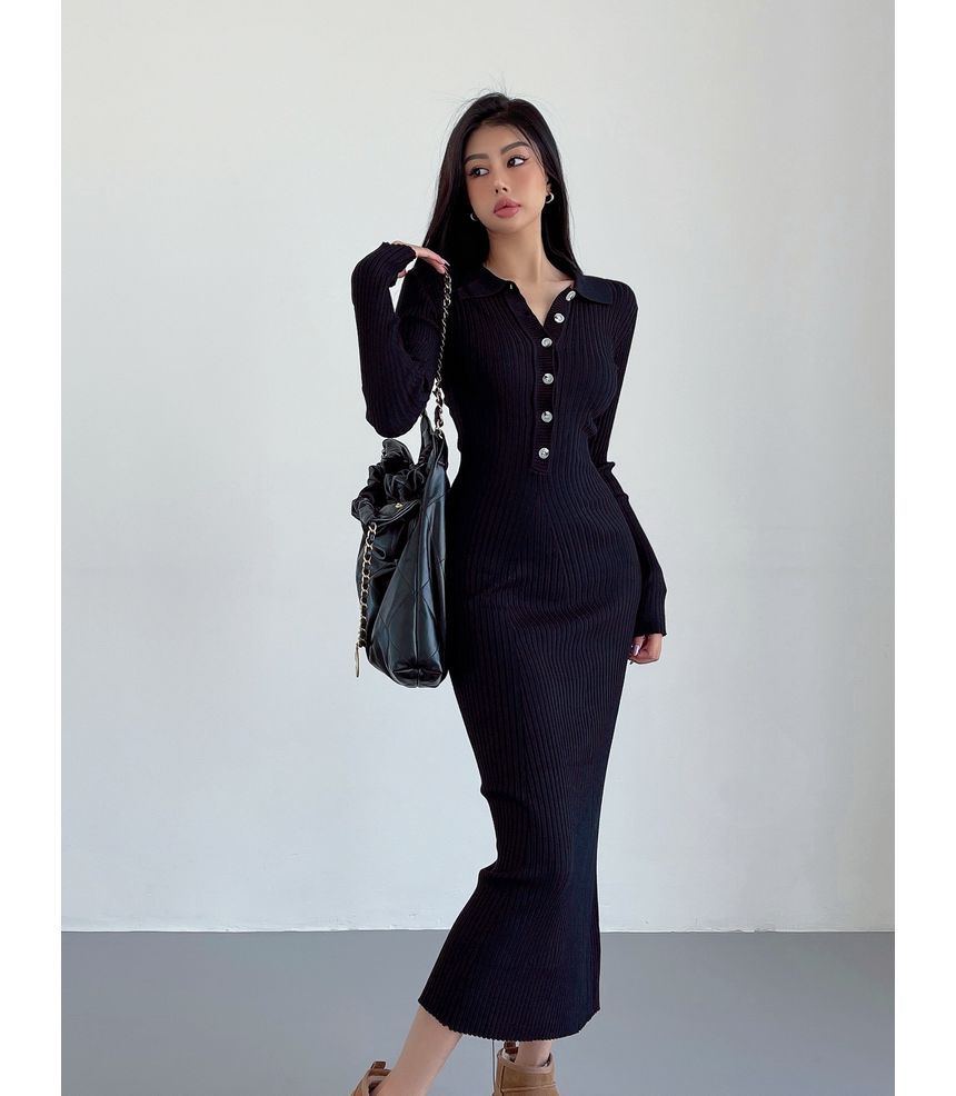 LIVIE - Gebreide midi-jurk met lange mouwen en kraag