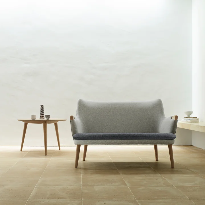 Carl Hansen - CH72 Sofa, Eiche geölt / grau (Hallingdal 116)