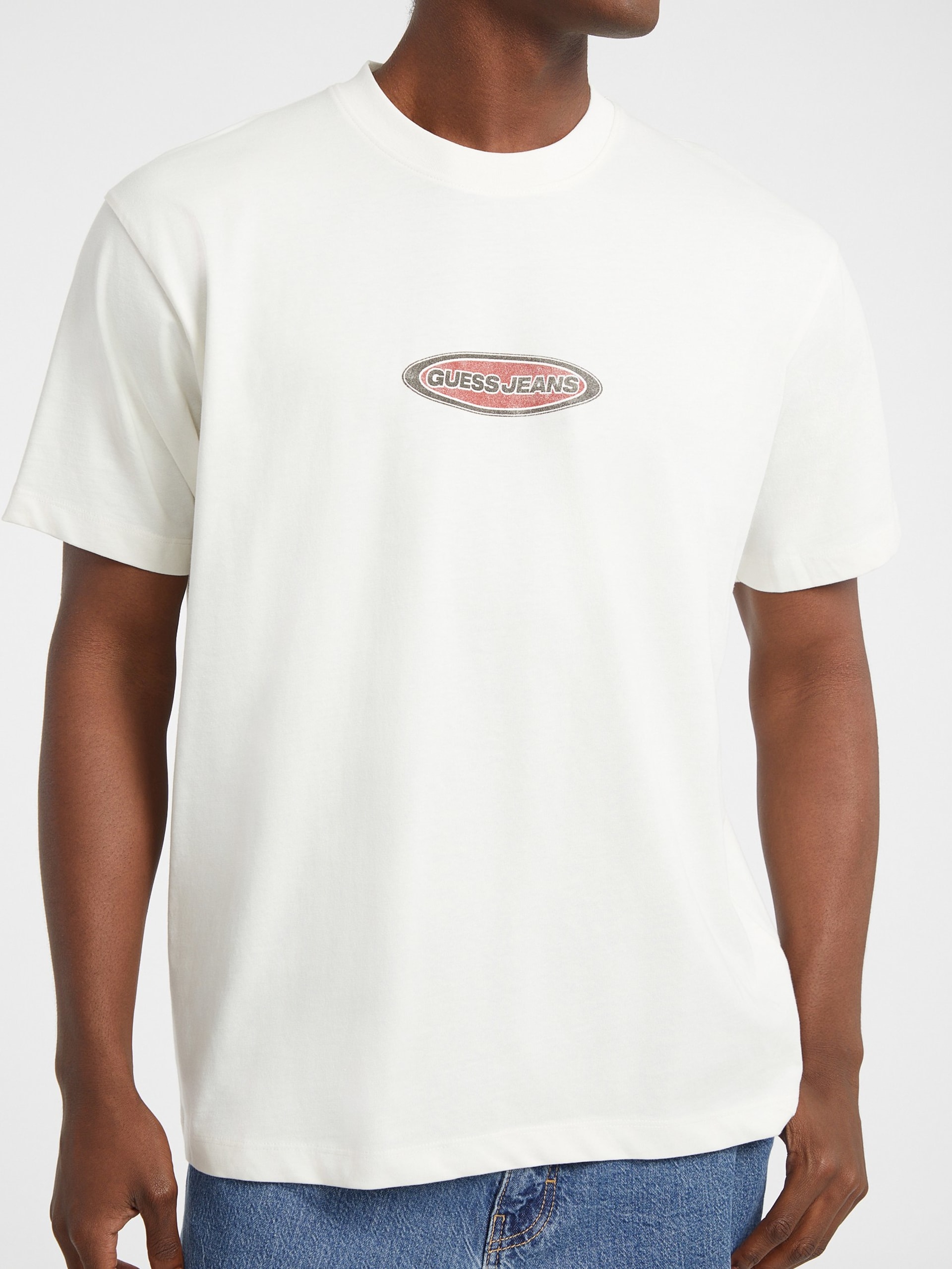 Camiseta com logo grande