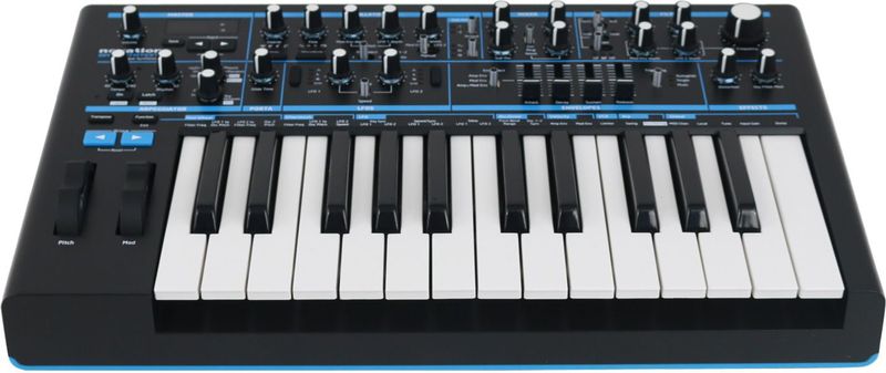 Novation Bass Station II - Analoge Monodische Synthesizer - Bevat 64 Originele Patches - Arpeggiator en Patroonsequencer