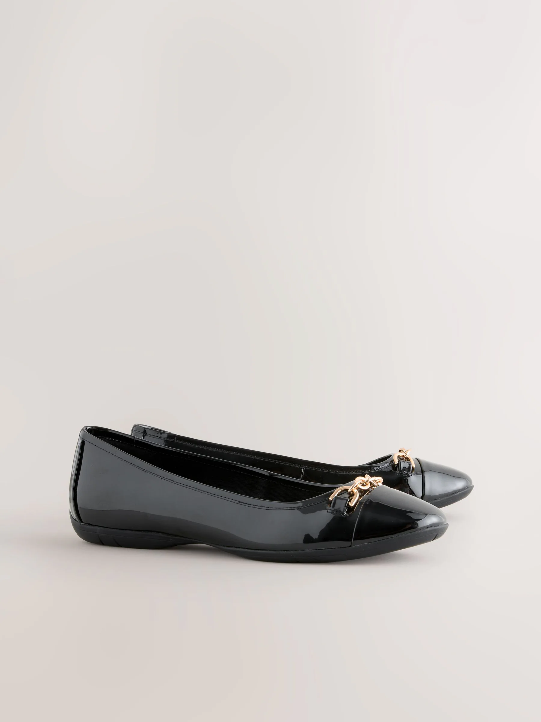 Zwart - Forever Comfort® ballerina's met ketting en hardware