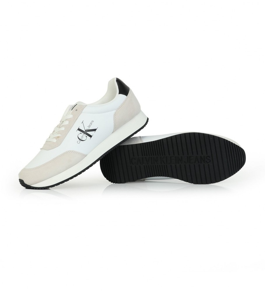 Tênis Calvin Klein Jeans Retro Runner e Macacão Branco Su-Ny