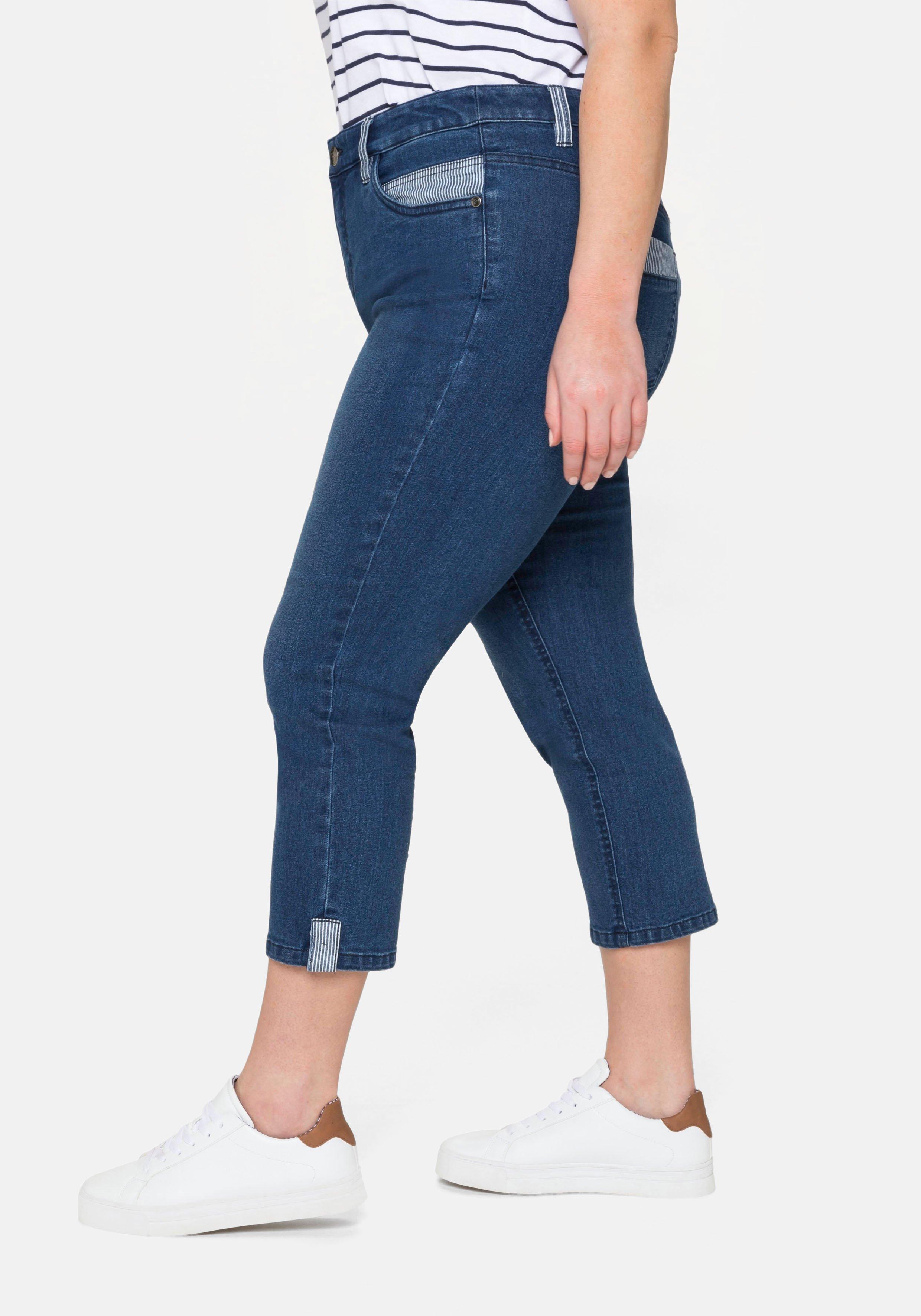 Schmale Jeans in 7/8-Länge, mit Kontrastdetails