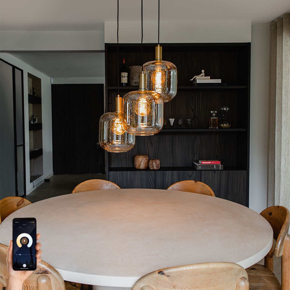 Smart hanglamp zwart met messing en amber glas 3-lichts incl. 3 Wifi G95 - Zuzanna