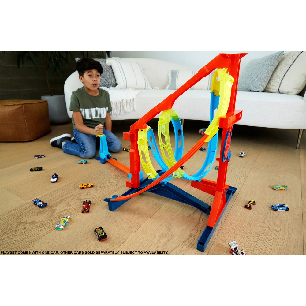 Hot Wheels Track Builder Unlimited Corkscrew Twist Kit und Fahrzeug