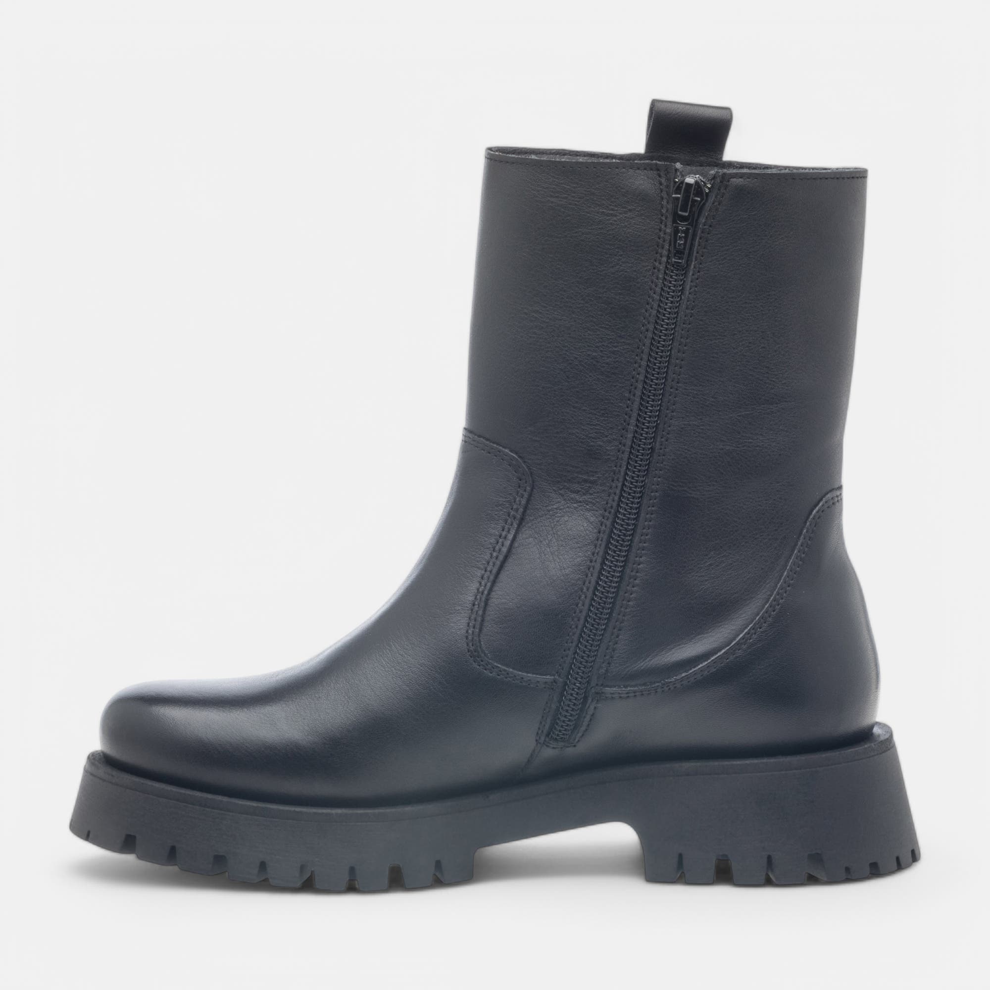 Boots Femme en cuir noir