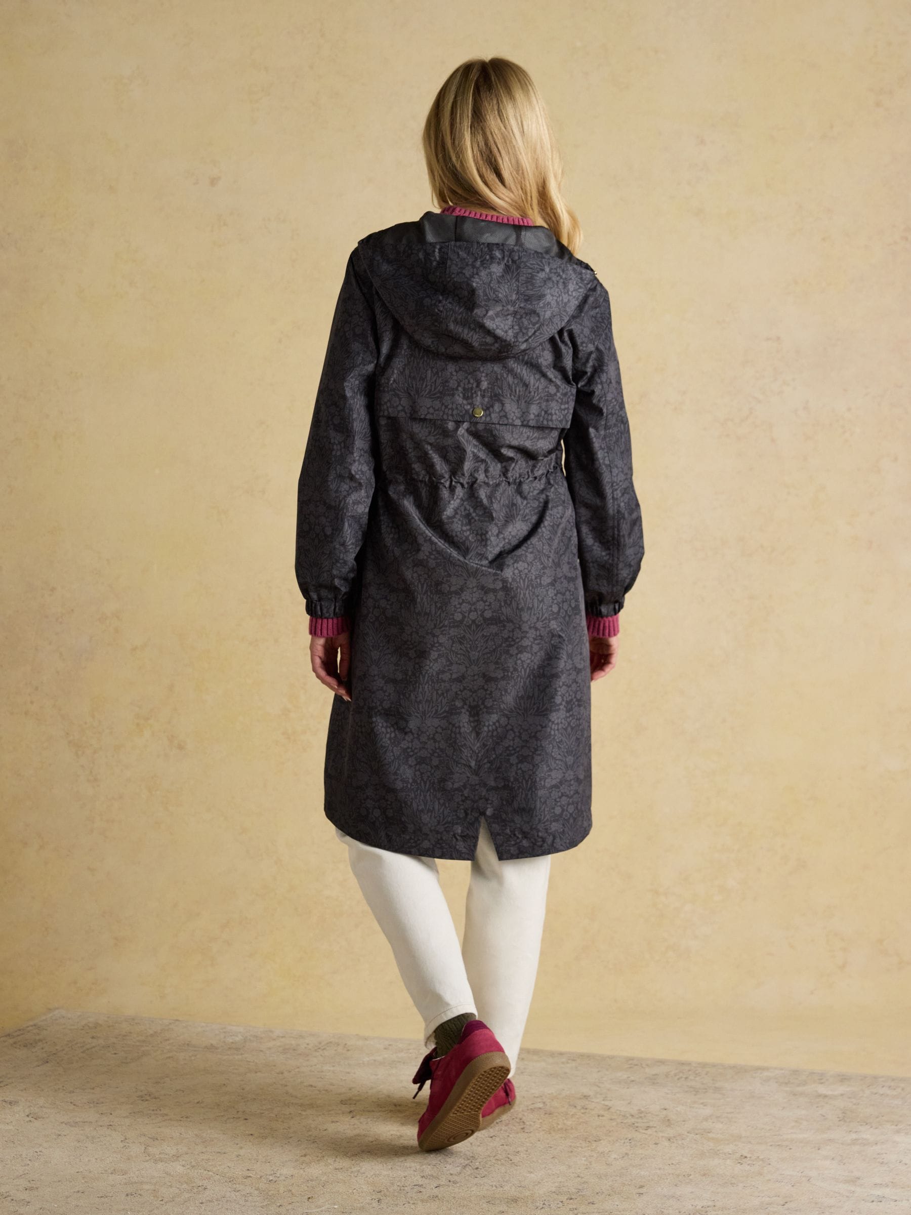 Zwart - Joules Holkham waterdichte opvouwbare regenjas met capuchon