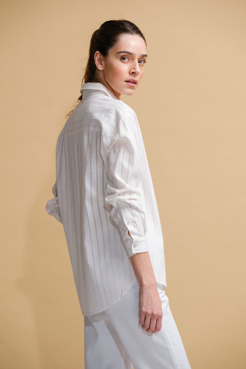 CAMISA COM RISCAS DE FANTASIA