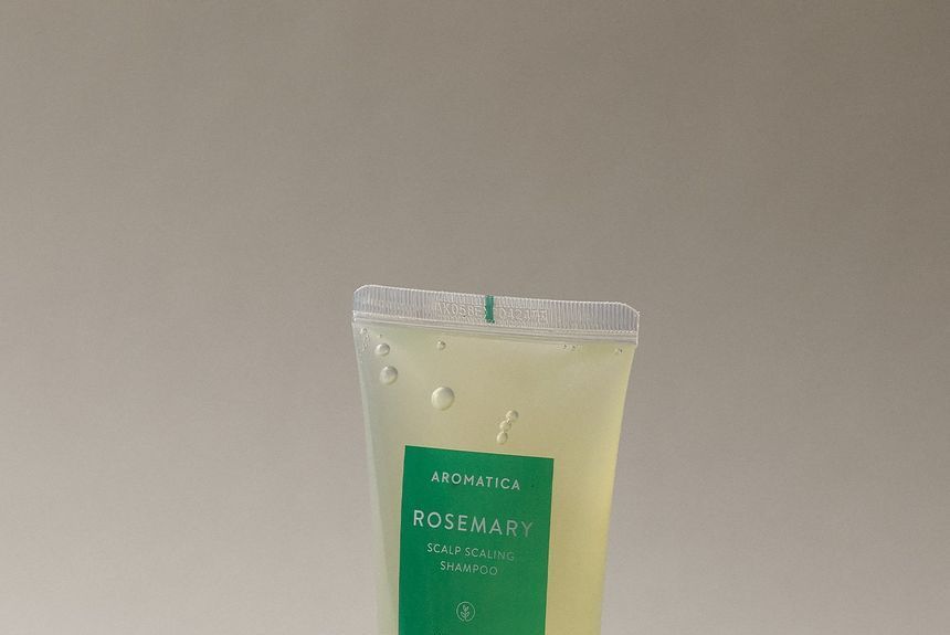 AROMATICA - Shampoo tegen hoofdhuidschilfers met rozemarijn