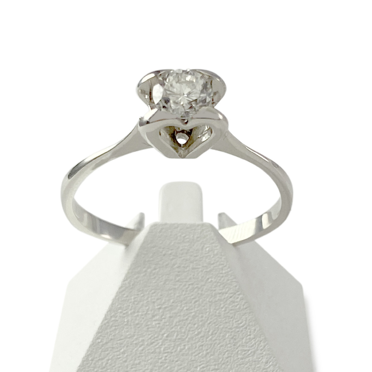 Bague solitaire d'occasion or 750 blanc 0.40 carat