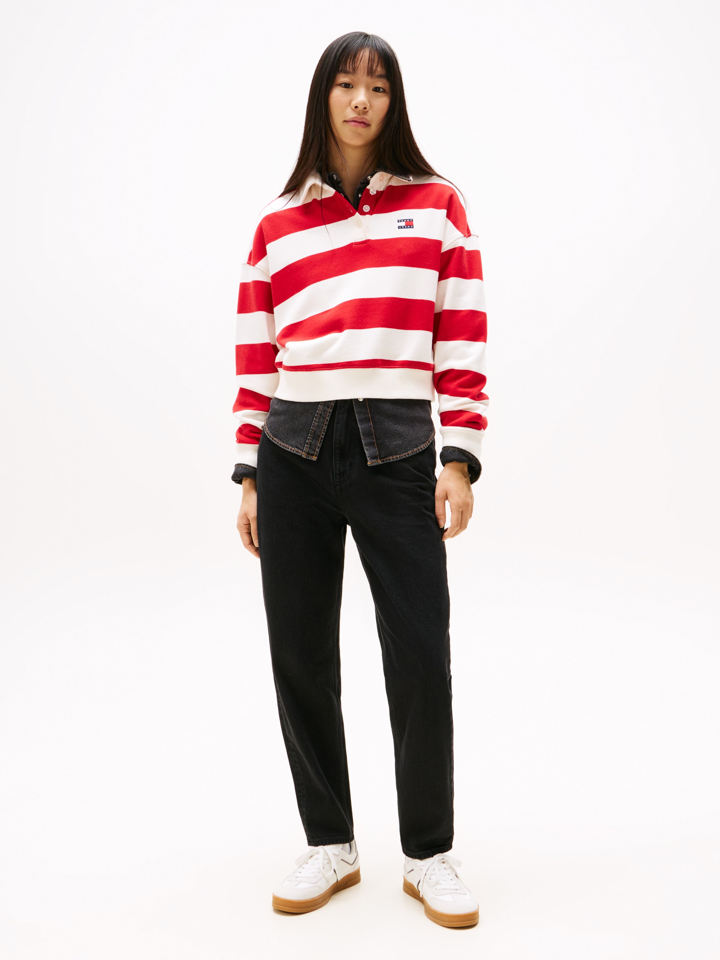 Tommy Jeans Mom-Jeans »High waist - Mom-Jeans Tapered« mit Logo-Badge, Logostickerei