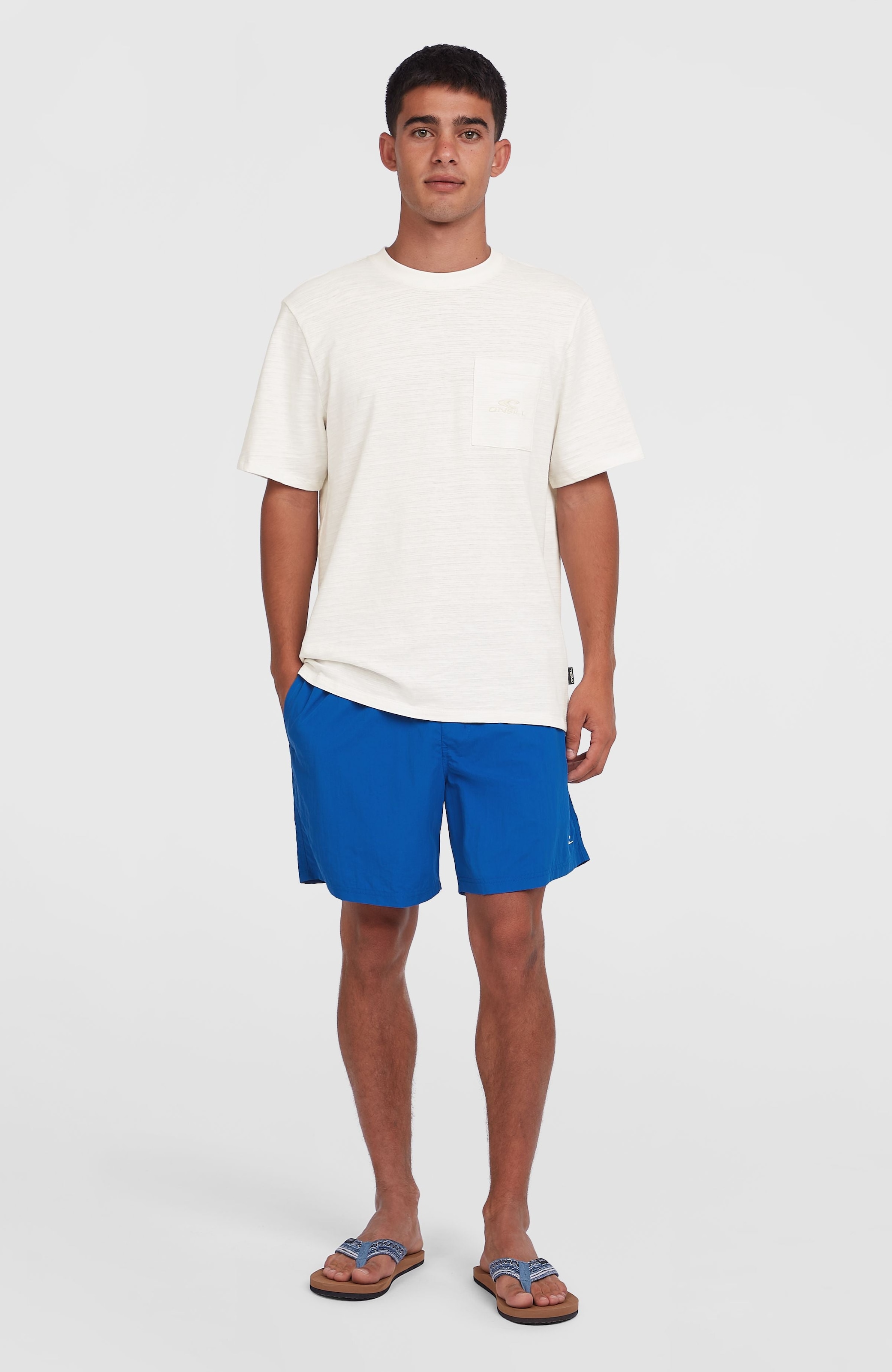 O'Neill Badeshorts »O'NEILL VERT 16'' SWIMSHORTS« mit seitlichen Eingrifftaschen und Gesässtasche, mit Stickerei am Bein
