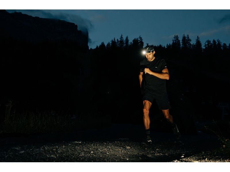 Olight Taschenlampe Perun 3 3000 lm Taschenlampe