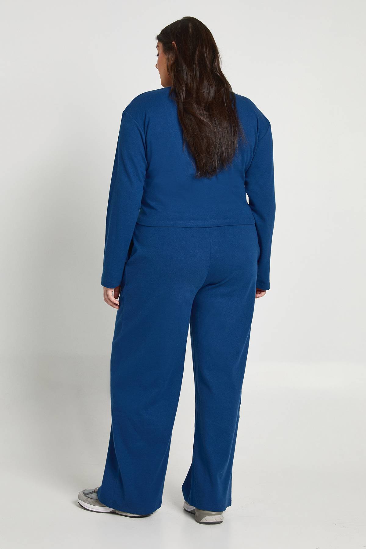 boohoo Ensemble Grande Taille Haut Court Col Rond Boutonné Et Pantalon En Coton